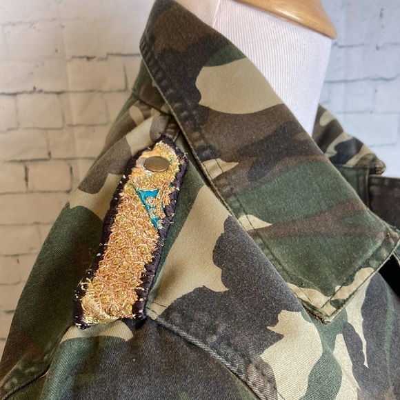 Anthropologie Beautiful Stories Embroidered Camo Utility Jacket M Mixed Media - Picture 10 of 16